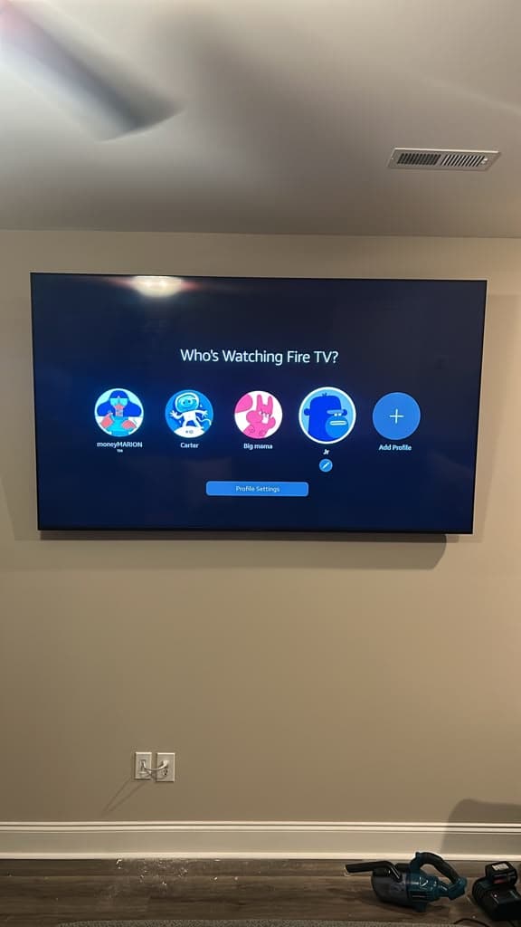 How to Mount a 75-Inch Samsung U8000F